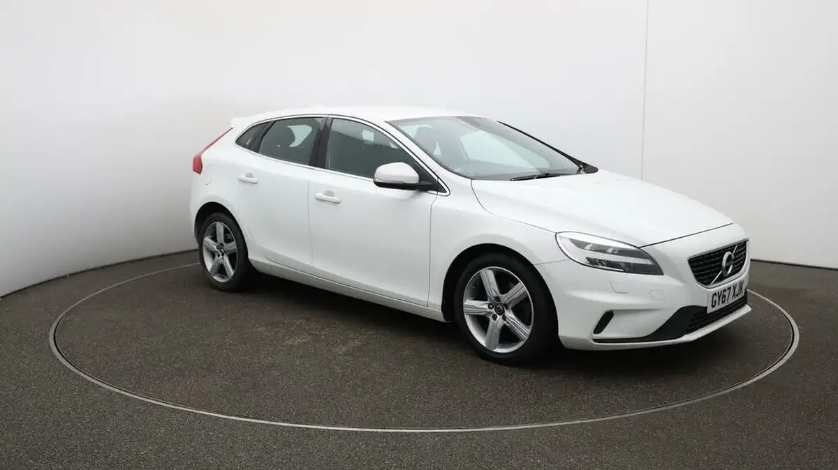2018-volvo-v40-20-t3-r-design-nav-plus-big-41