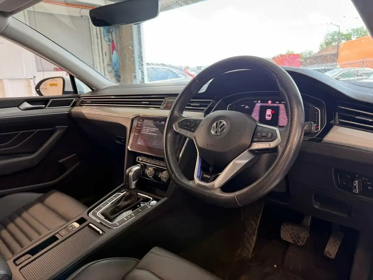 2019-volkswagen-passat-14-tsi-gte-advance-saloon-4d-big-26