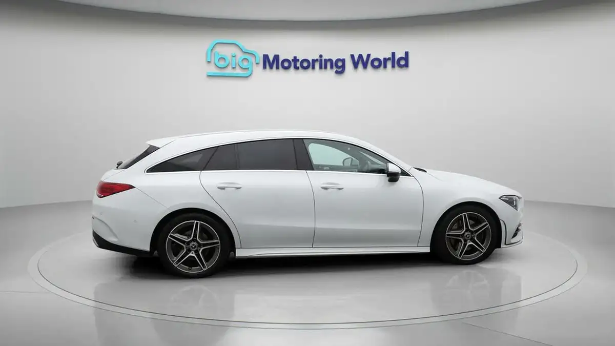 2022-mercedes-benz-cla-13-cla-200-amg-line-shooting-brake-5d-big-7