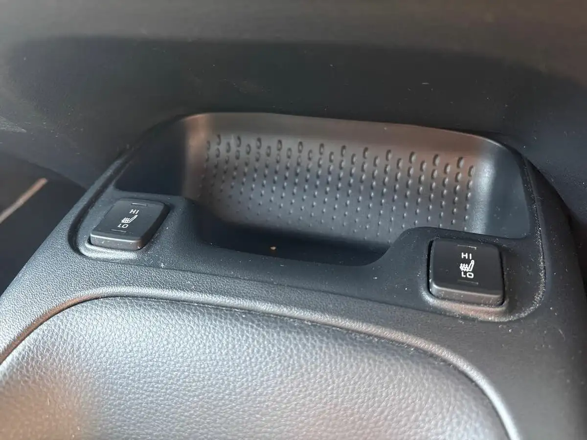 2021-toyota-corolla-18-vvt-i-icon-tech-spare-wheel-hatchback-5d-big-30