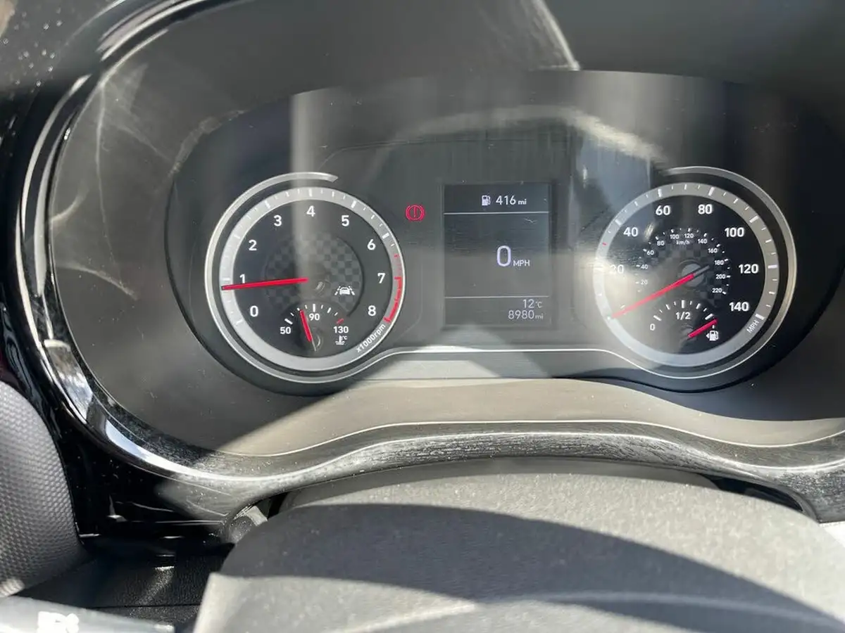 2021-hyundai-i10-10-se-connect-big-13