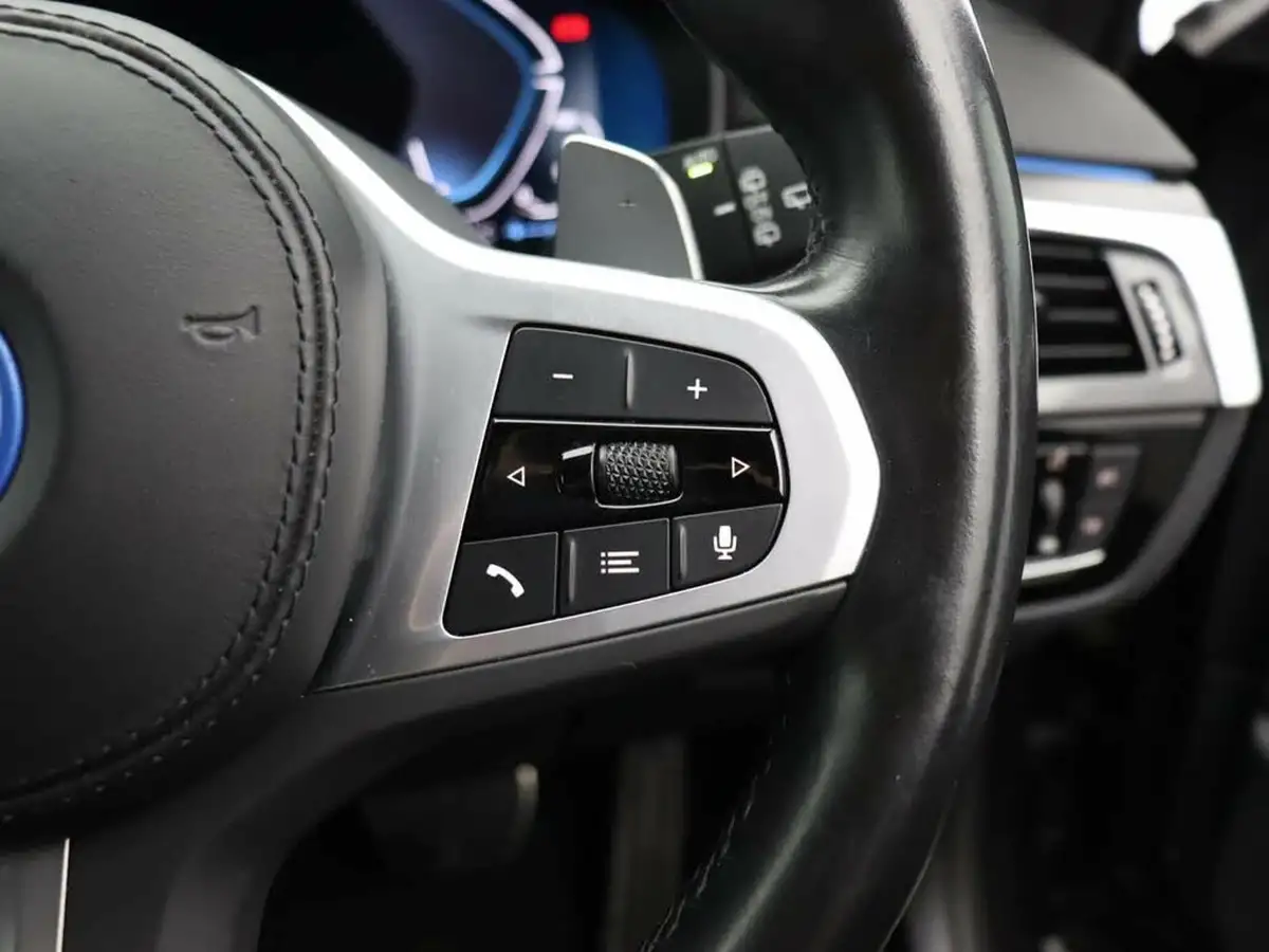 2022-bmw-5-series-20-530e-m-sport-touring-5d-big-26