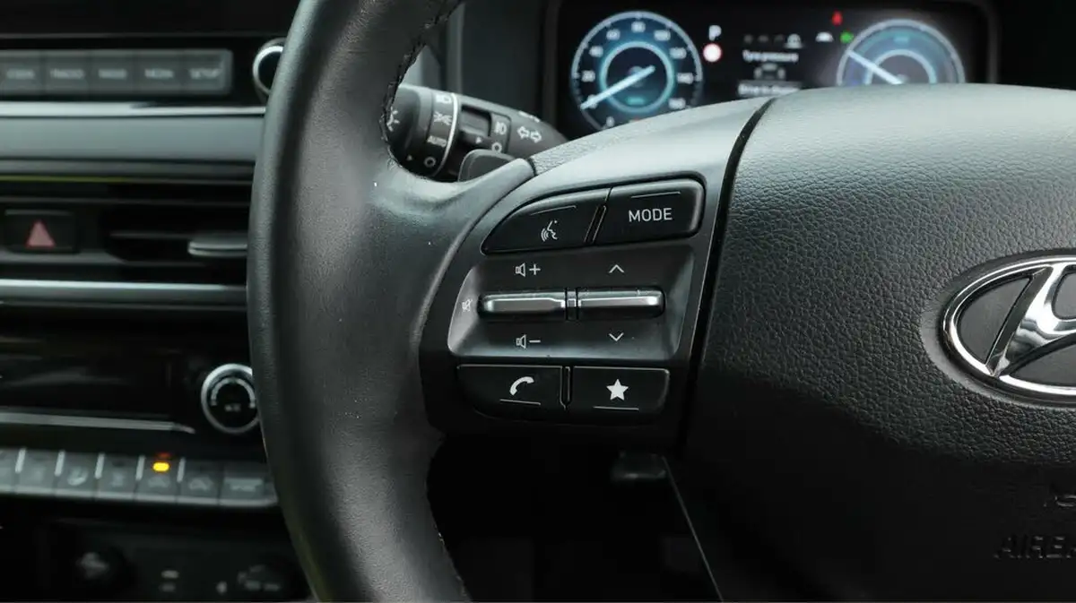 2022-hyundai-kona-16-gdi-premium-big-24