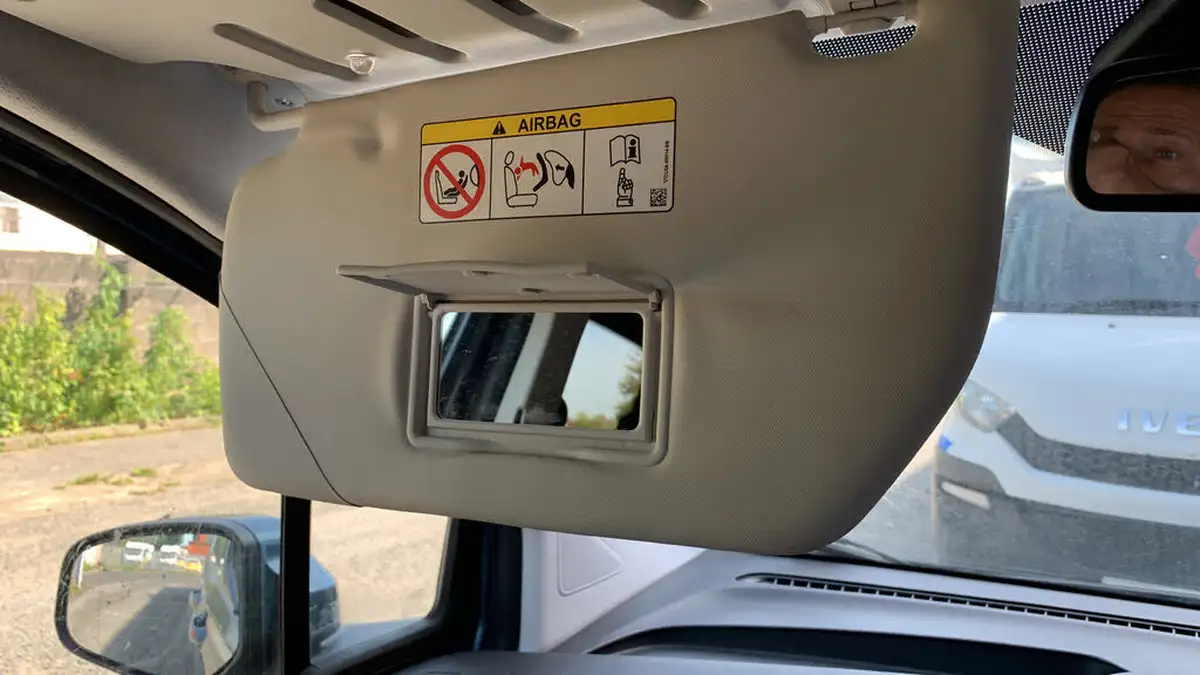 2020-ford-tourneo-courier-15tdci-titanium-big-35