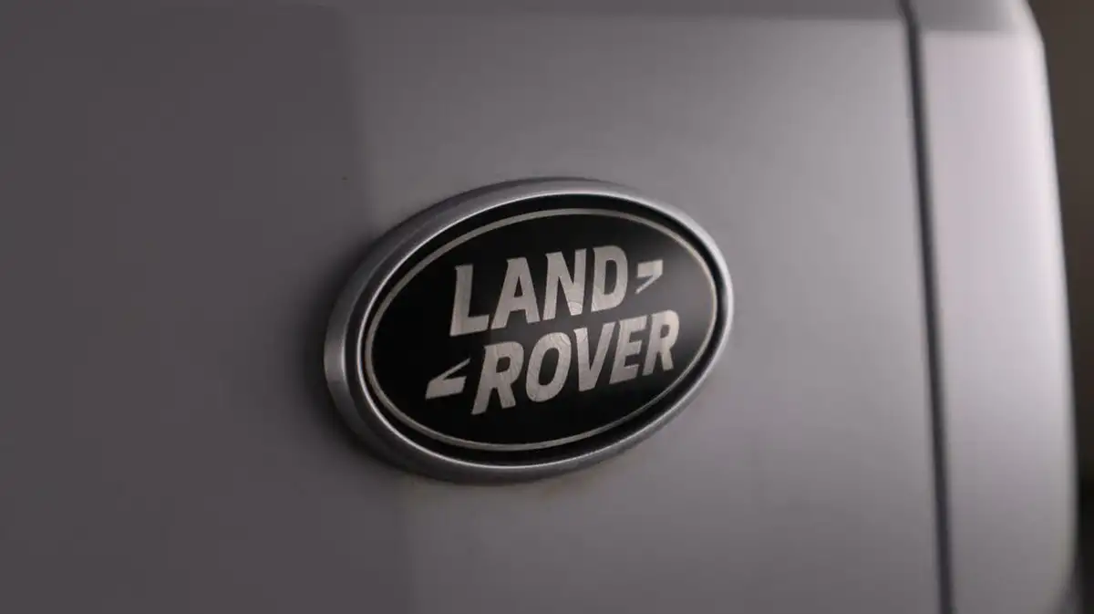 2021-land-rover-range-rover-evoque-15-p300e-r-dynamic-se-big-21
