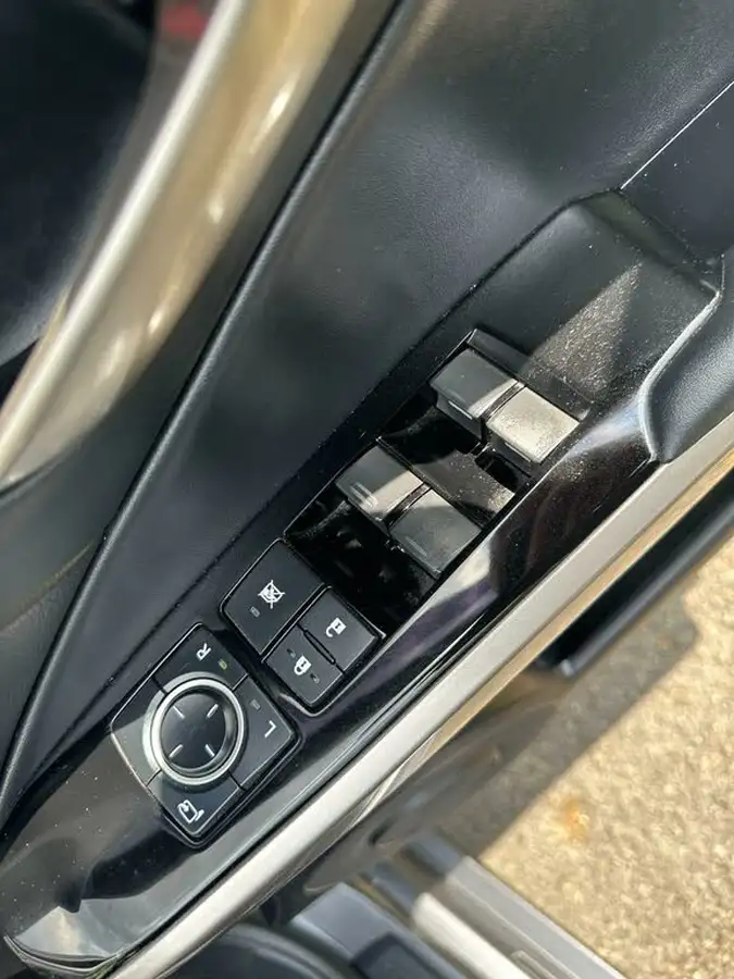2018-lexus-is-300h-25-executive-edition-lexus-navigation-big-16
