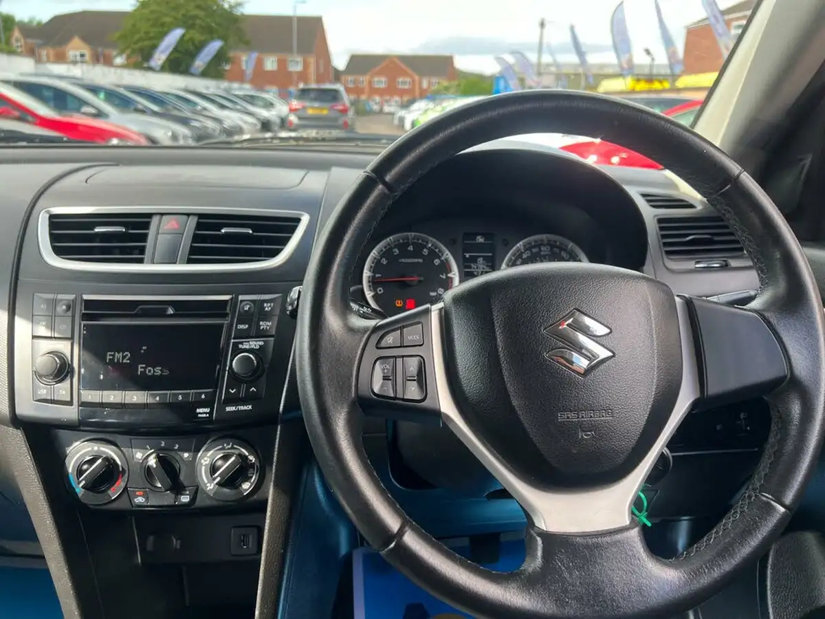 2017-suzuki-swift-12-sz2-5d-big-23