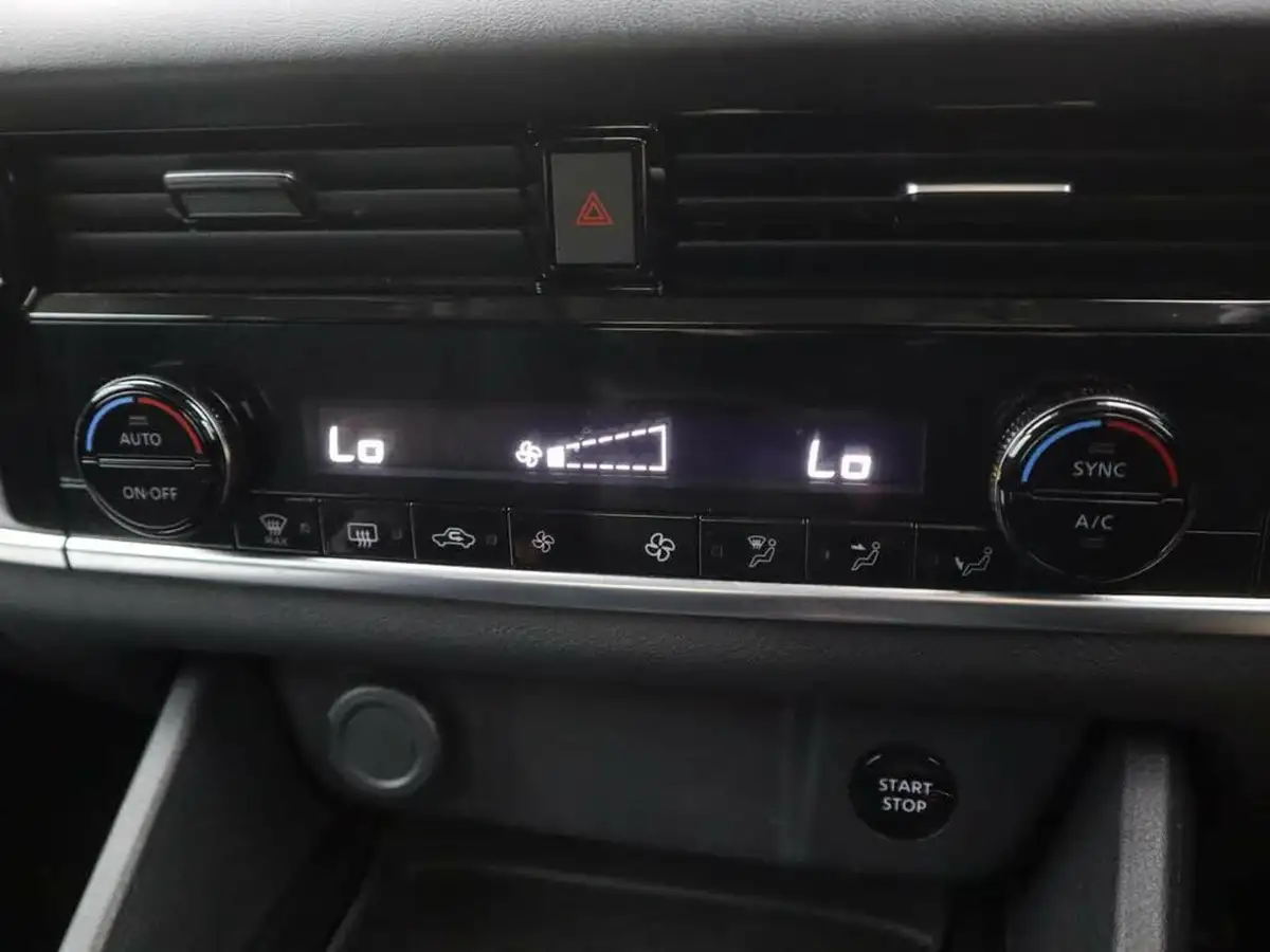 2022-nissan-qashqai-15-acenta-premium-big-27