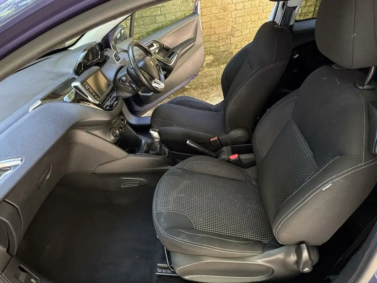 2016-peugeot-208-12-puretech-allure-82bhp-3d-big-31