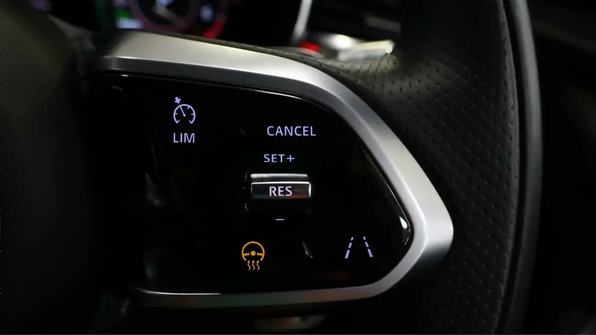 2022-jaguar-f-pace-20-p250-r-dynamic-black-big-24