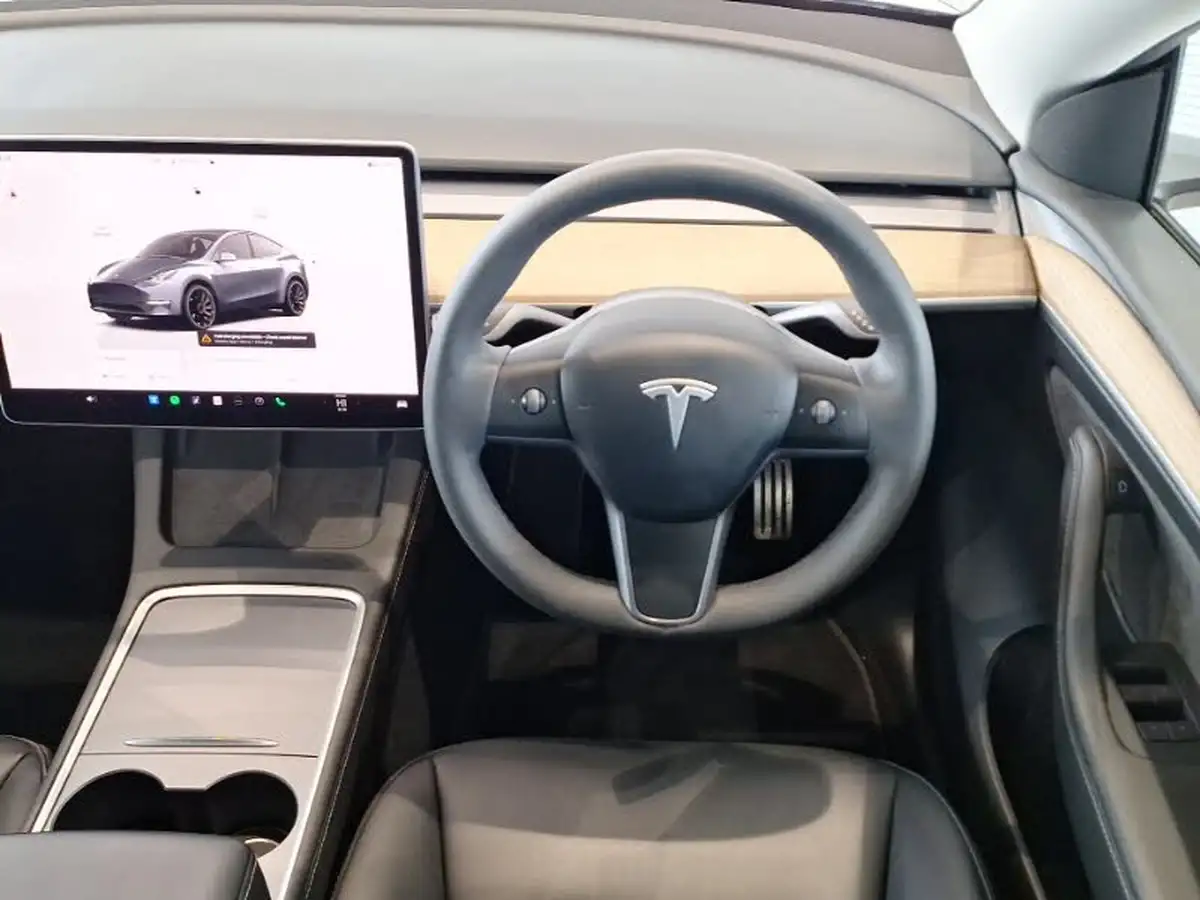 2023-tesla-model-y-e-performance-big-6