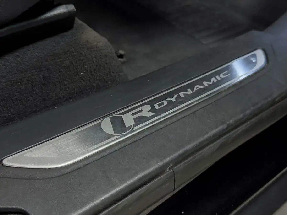 2023-land-rover-range-rover-velar-30-d300-r-dynamic-se-big-27