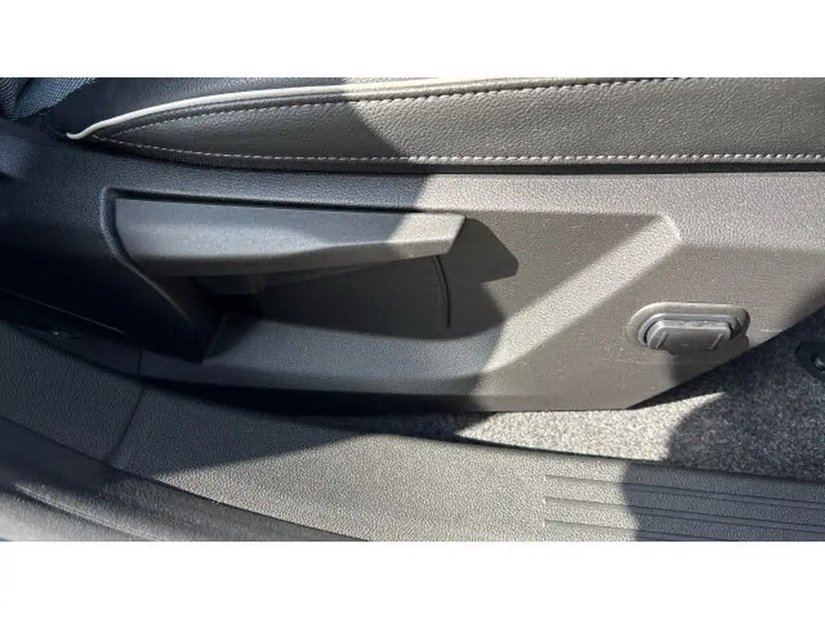 2023-renault-megane-e-tech-e-techno-big-30