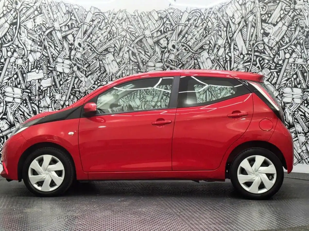 2018-toyota-aygo-10-vvt-i-x-play-71bhp-5d-big-10