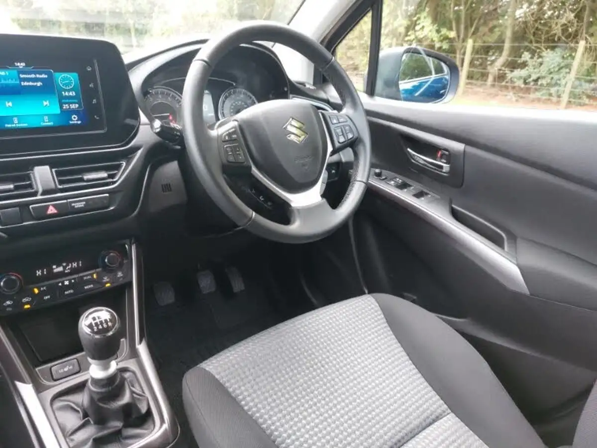 2023-suzuki-s-cross-14-boosterjet-motion-big-10