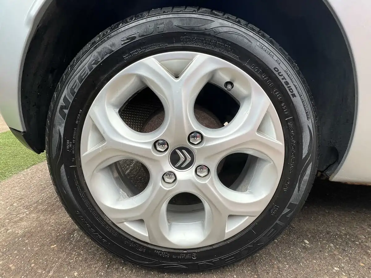 2011-citroen-c3-14-connexion-big-59