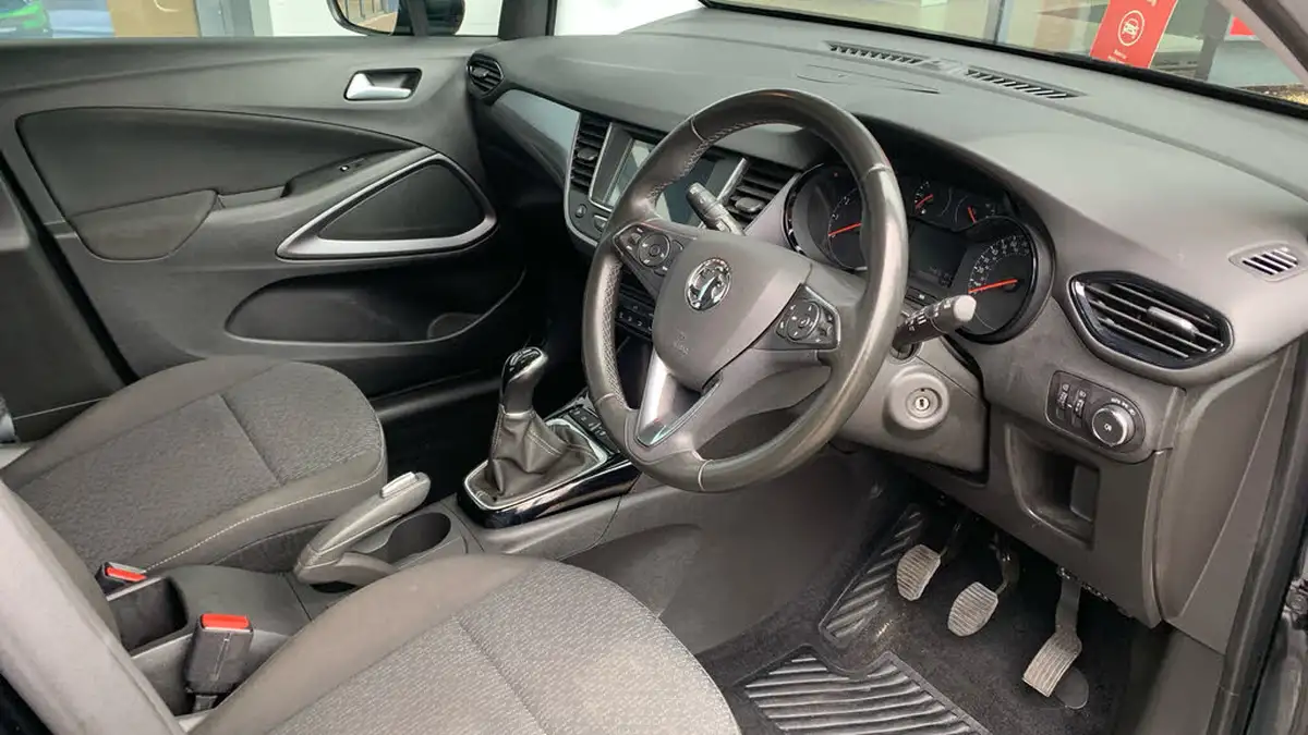 2022-vauxhall-crossland-12i-design-big-10