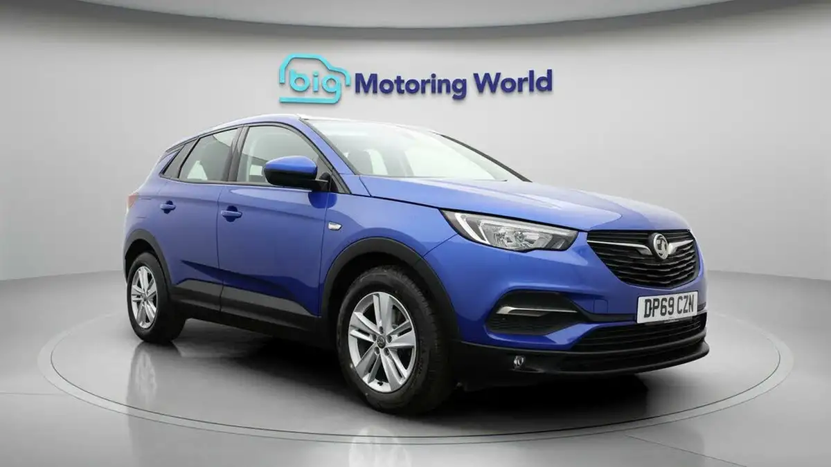 2020-vauxhall-grandland-x-15td-se-big-0