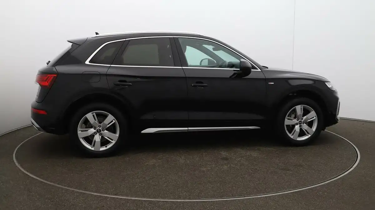 2022-audi-q5-20-50-tfsi-e-s-line-station-wagon-big-50