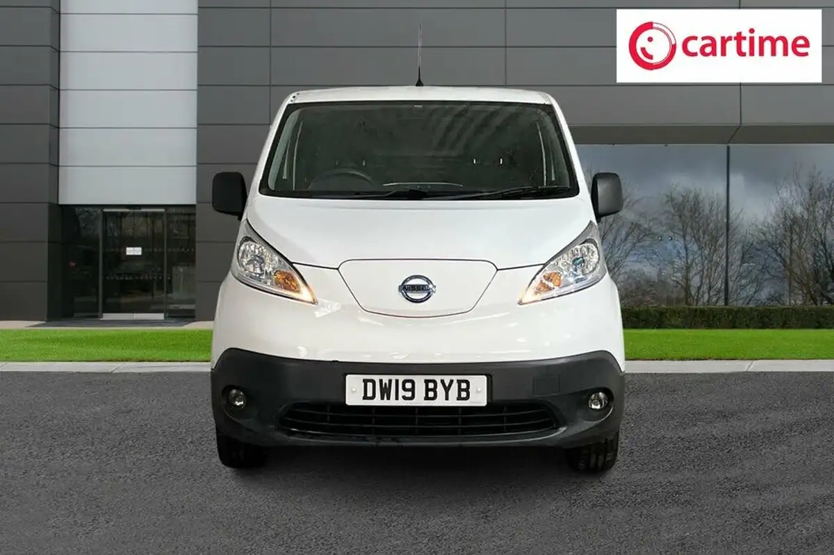 2019-nissan-env200-e-acenta-panel-van-auto-big-4