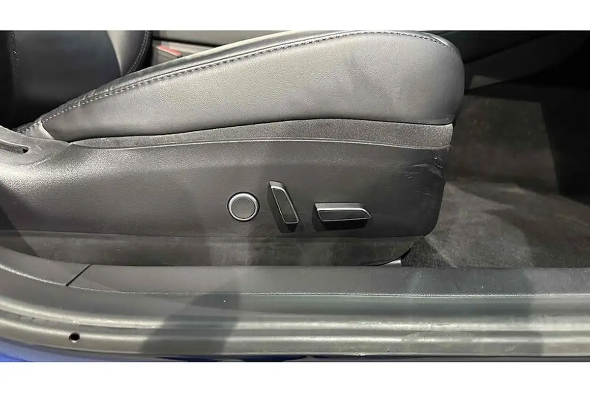 2020-tesla-model-3-e-performance-big-38