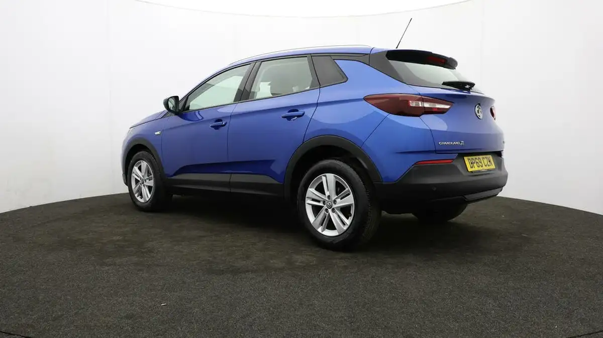 2020-vauxhall-grandland-x-15td-se-big-72