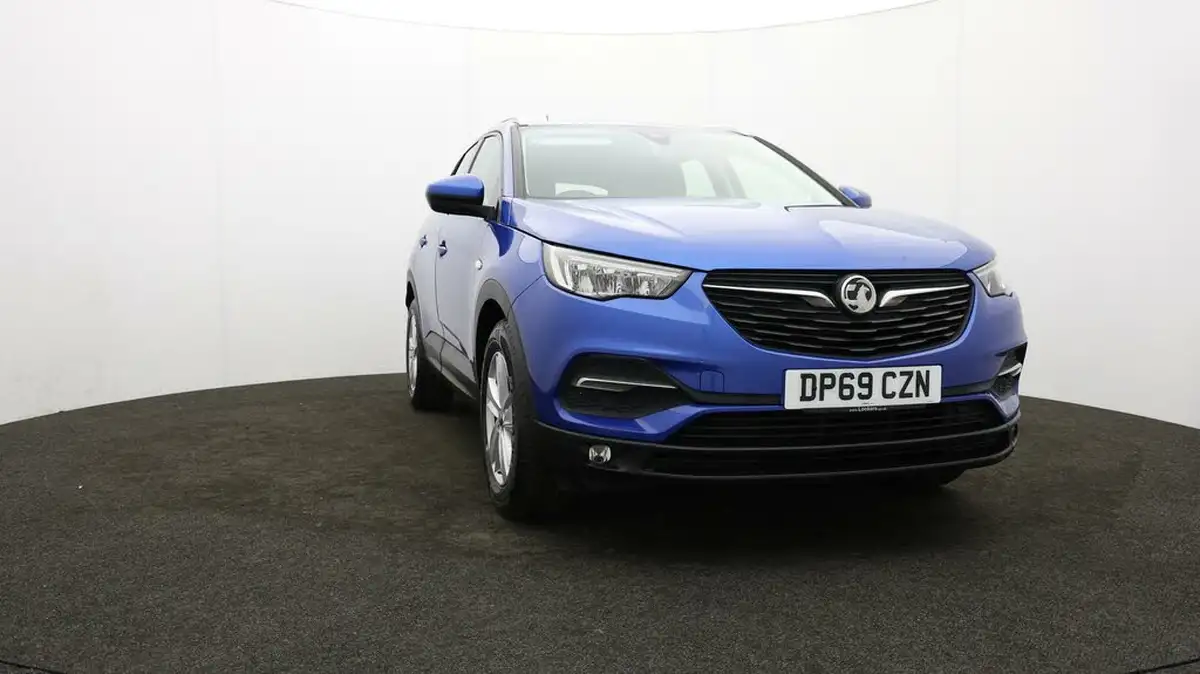 2020-vauxhall-grandland-x-15td-se-big-48