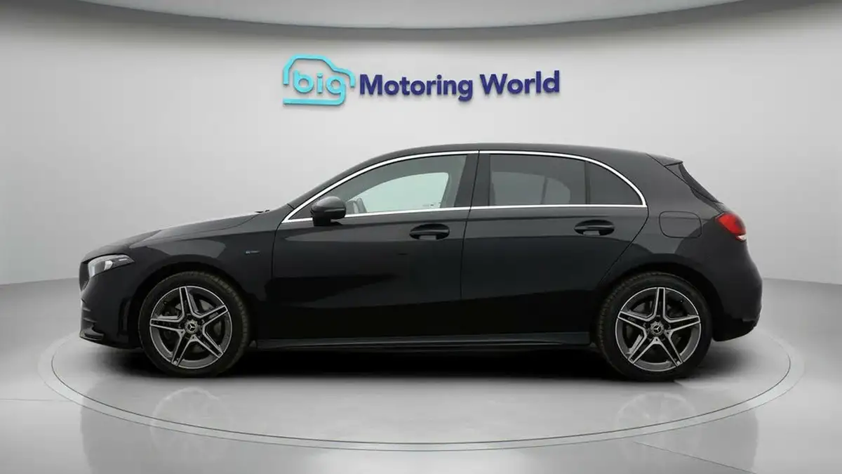 2021-mercedes-benz-a-class-13-a250e-amg-line-hatchback-5d-big-3