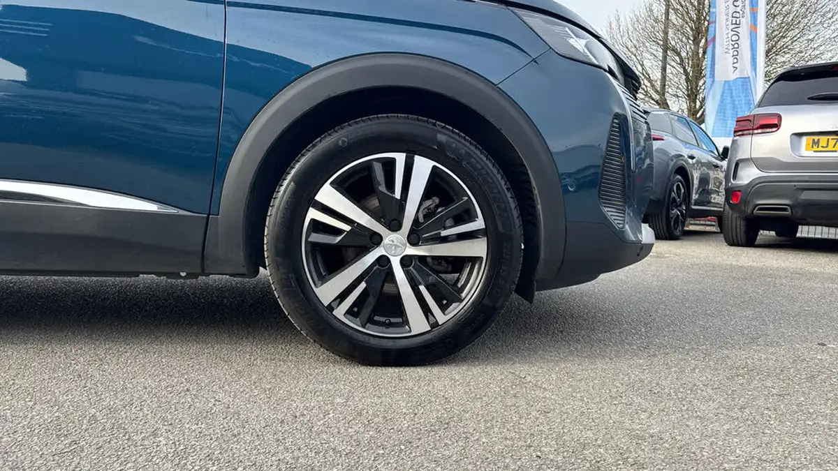 2024-peugeot-3008-suv-12-puretech-gt-136ps-hybrid-e-dsc6-big-16