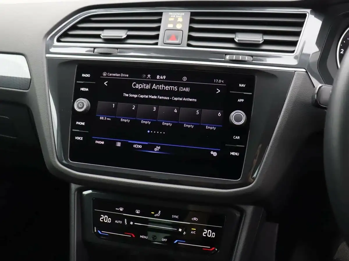 2022-volkswagen-tiguan-15-tsi-life-150ps-dsg-big-22