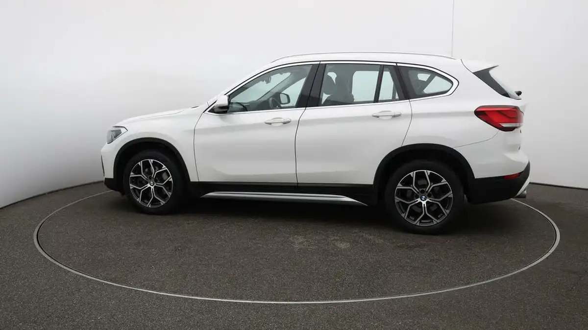 2021-bmw-x1-20-sdrive20i-xline-big-58