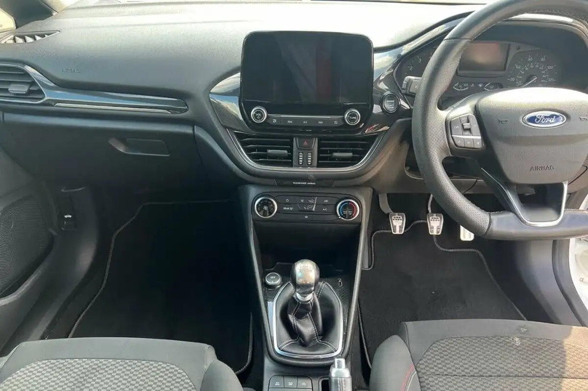2018-ford-fiesta-big-23
