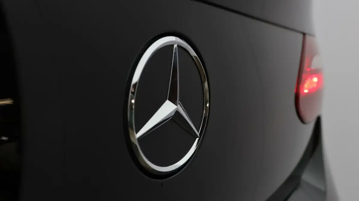 2019-mercedes-benz-e-class-20d-e220d-amg-line-cabriolet-2d-plus-big-20