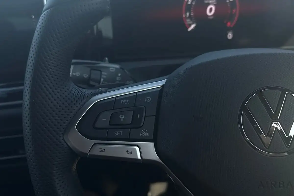 2024-volkswagen-tiguan-15-etsi-r-line-big-24