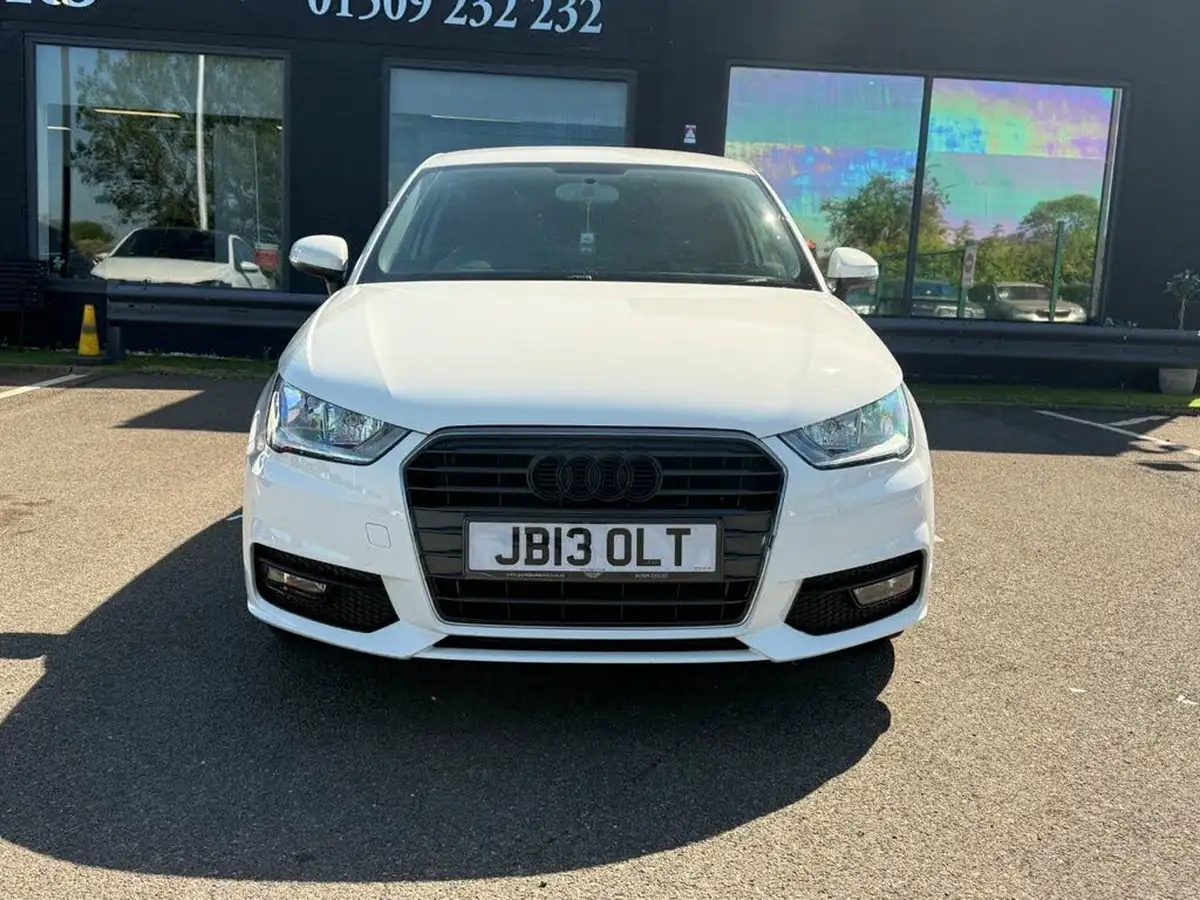 2015-audi-a1-16tdi-sport-hatchback-3d-big-1