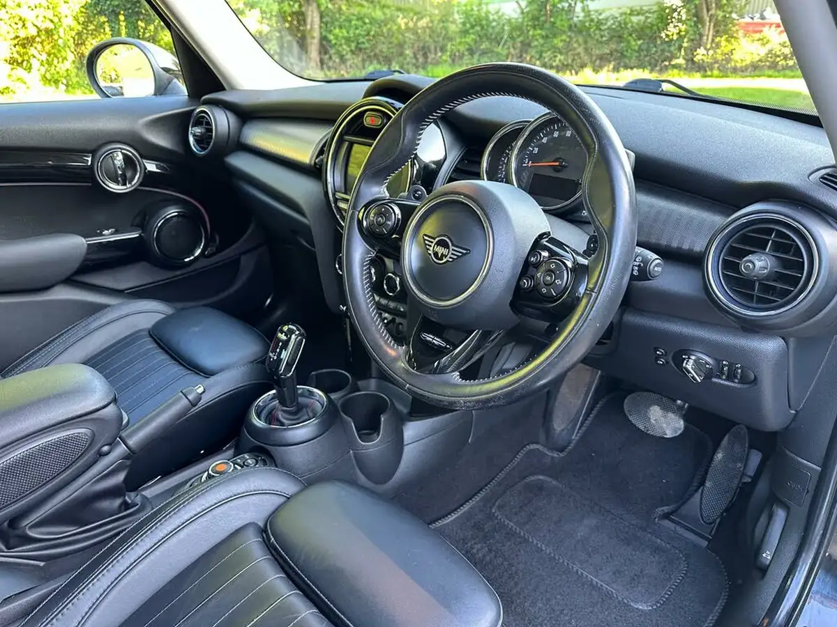 2019-mini-cooper-20-cooper-s-exclusive-189bhp-hatchback-5d-auto-big-2