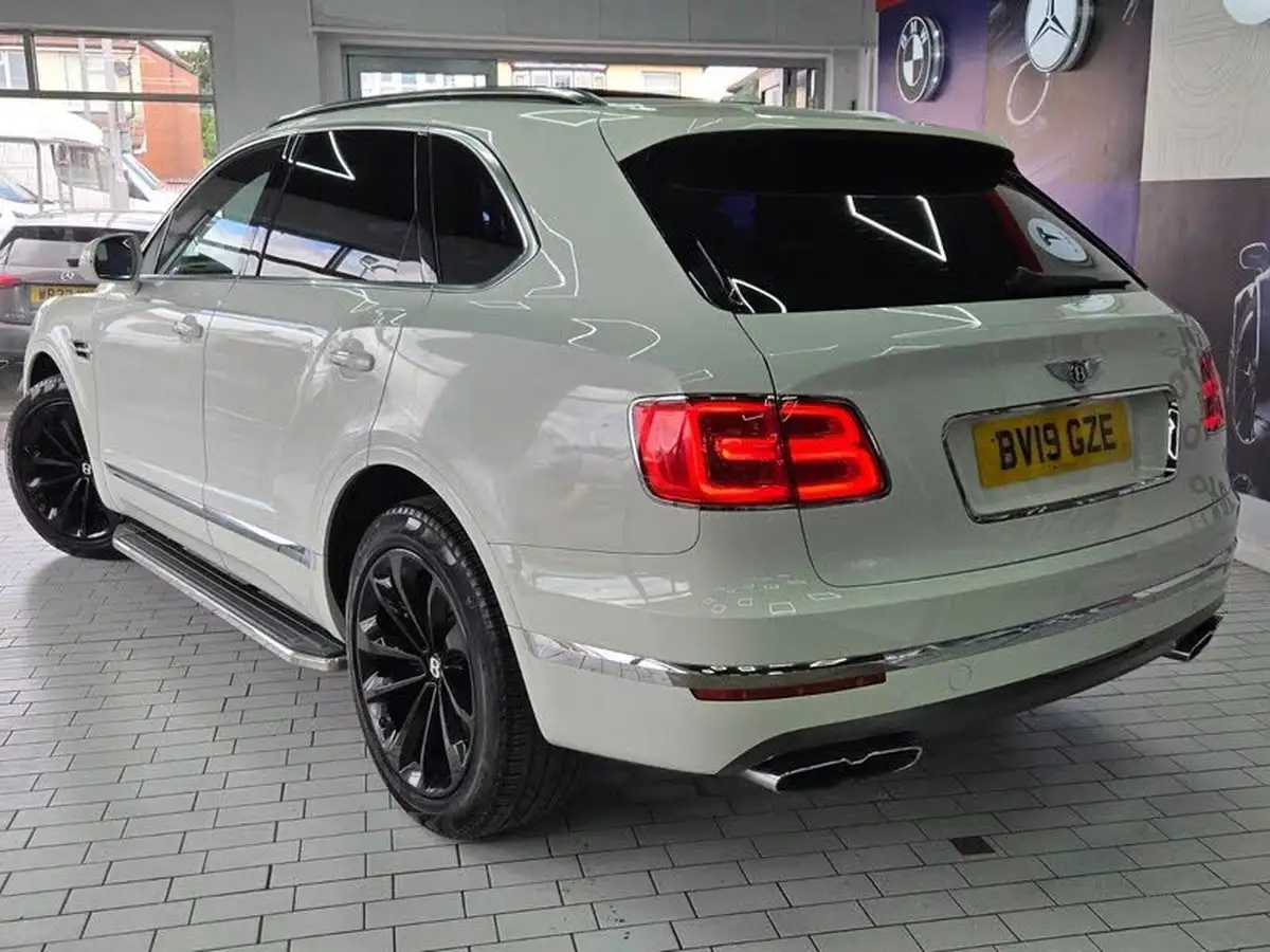 2019-bentley-bentayga-40-v8-big-32