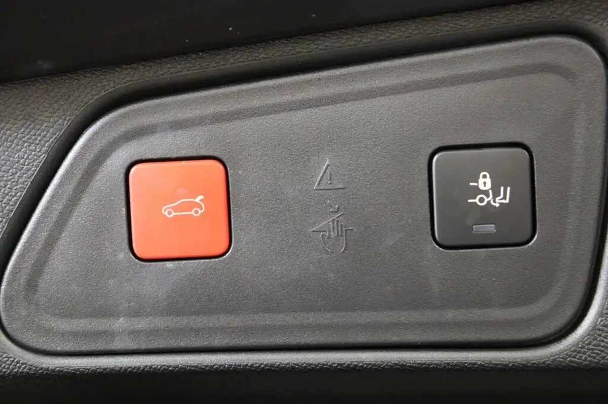 2022-peugeot-3008-suv-15-bluehdi-gt-premium-big-21