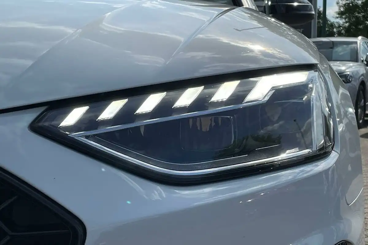 2023-audi-a4-avant-20-40-tfsi-black-edition-big-43