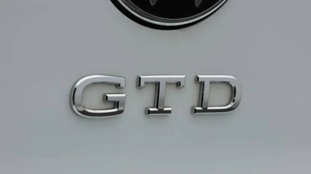 2022-volkswagen-golf-20tdi-gtd-big-24