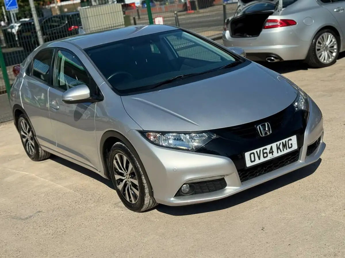 2014-honda-civic-16td-se-plus-hatchback-big-4