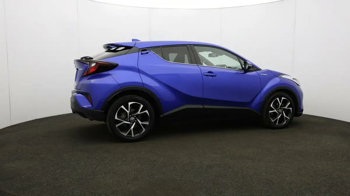 2021-toyota-c-hr-18-vvt-i-design-big-48