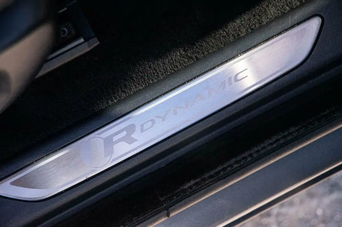 2019-jaguar-e-pace-20-i4d-r-dynamic-hse-180ps-big-8