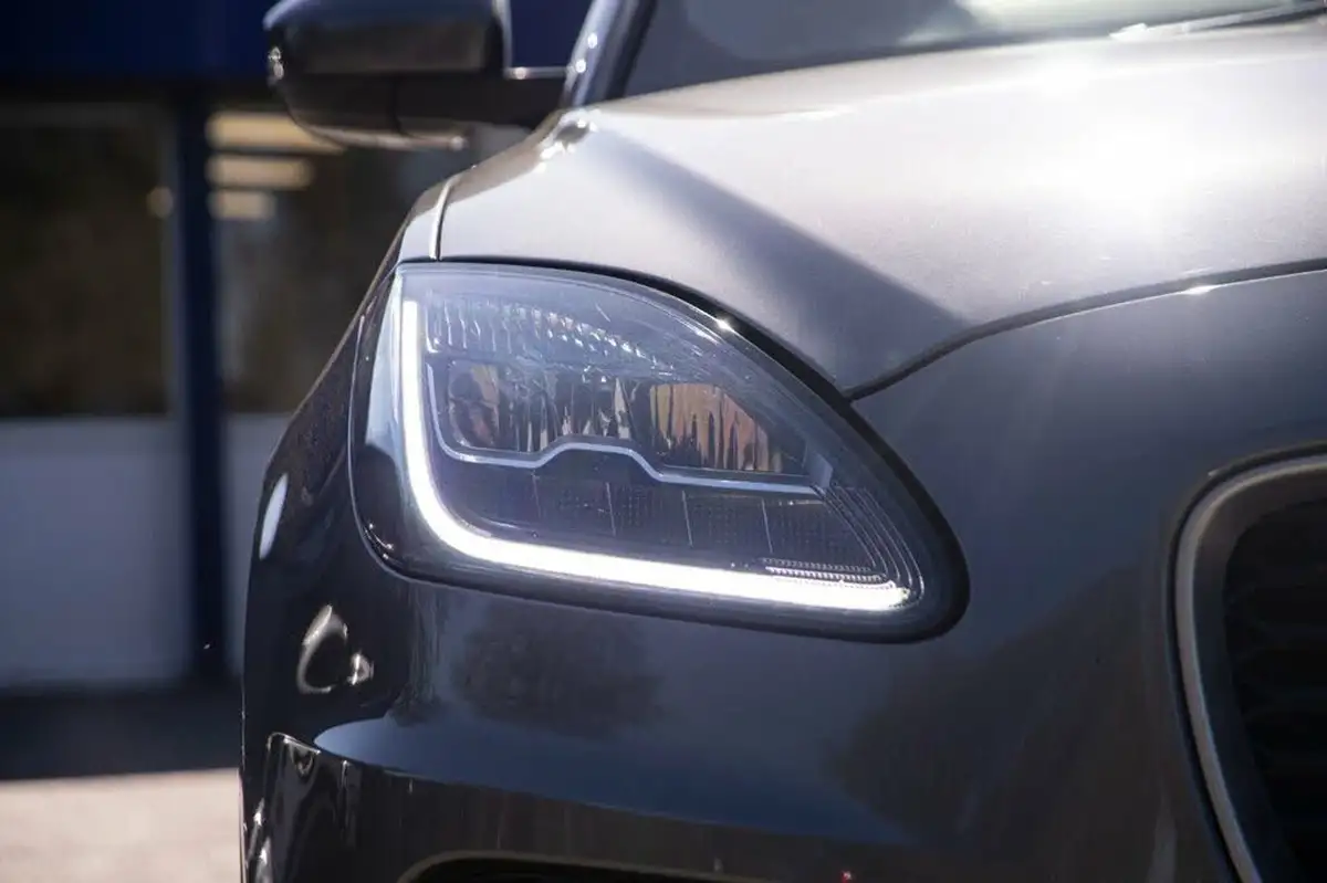2019-jaguar-e-pace-20-i4d-r-dynamic-hse-180ps-big-32