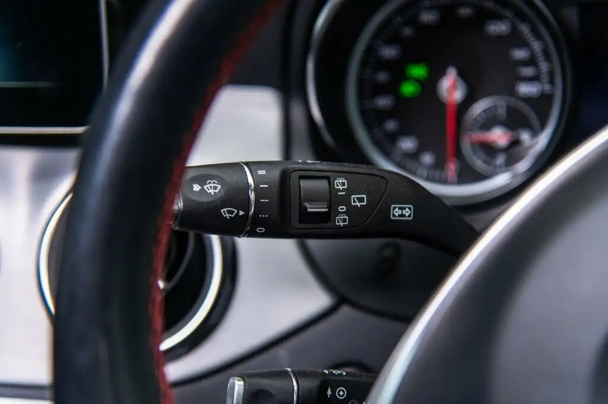 2020-mercedes-benz-gla-class-16-gla-200-amg-line-edition-plus-7g-dct-big-16