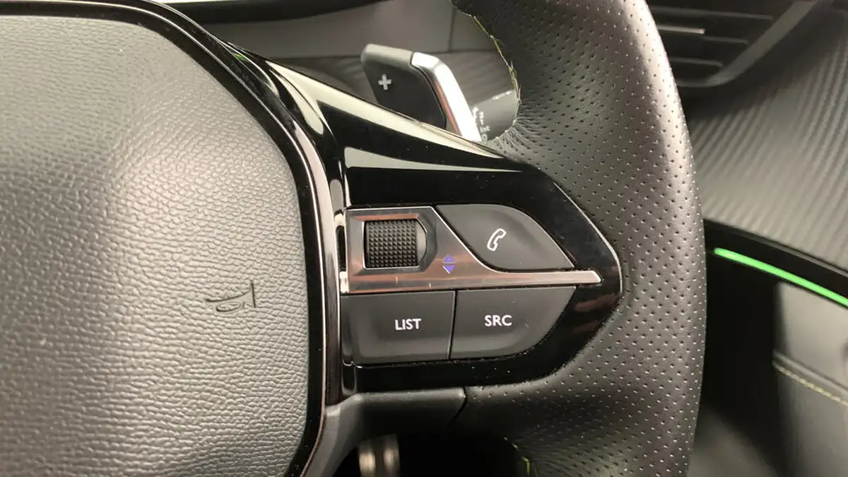 2022-peugeot-2008-suv-12-puretech-gt-eat8-big-17