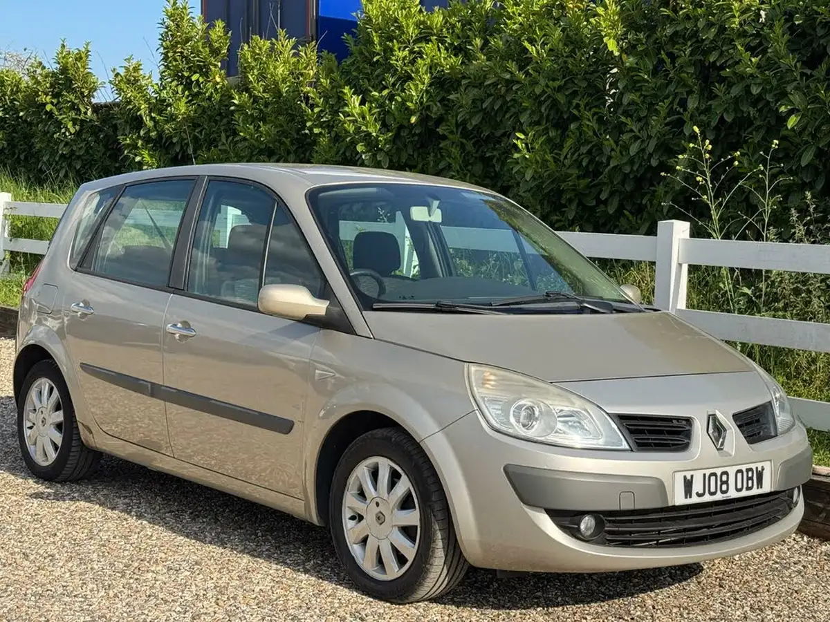 2008-renault-scenic-16-dynamique-big-3