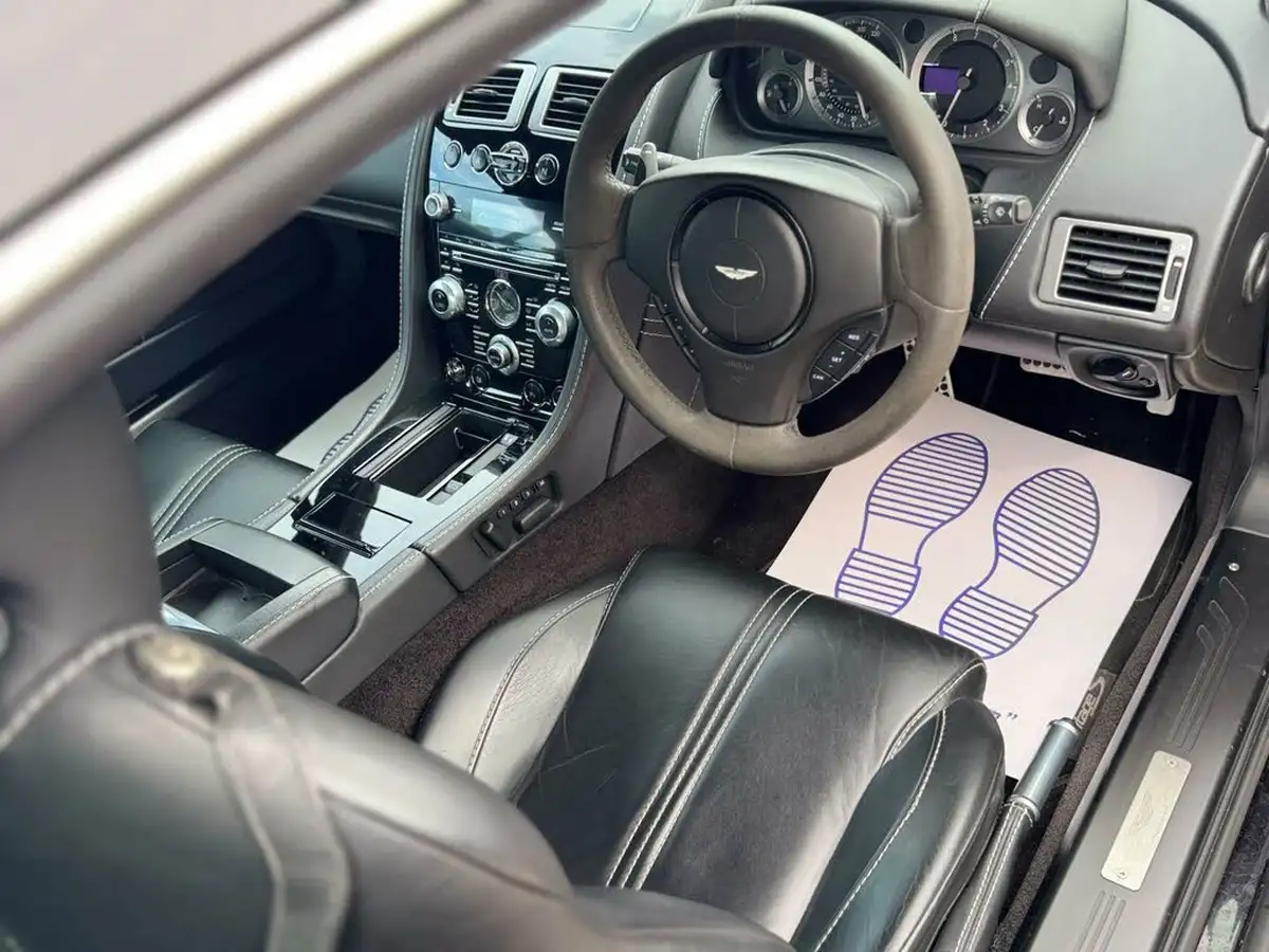 2012-aston-martin-vantage-47-s-coupe-big-17