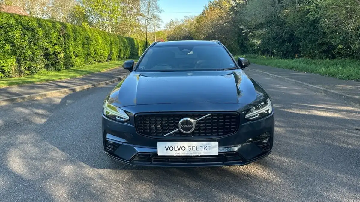 2022-volvo-v90-20td-b4-r-design-big-28