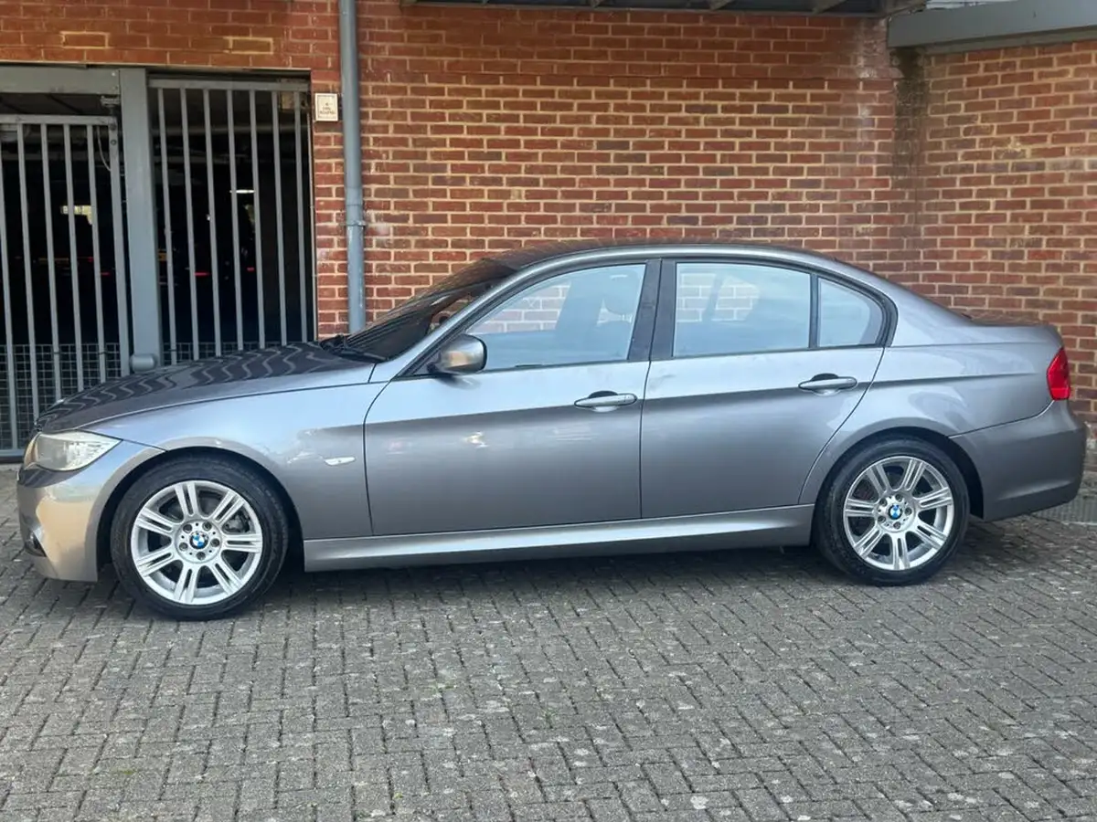 2010-bmw-3-series-20-318i-m-sport-saloon-4d-big-11